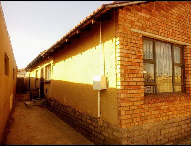 3 BEDROOM HOUSE FOR SALE IN NALEDI